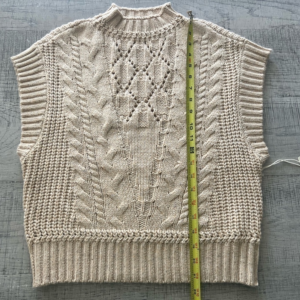 NWT Ana Beige Cable Knit Sleeveless Sweater Size Medium - Picture 10 of 12
